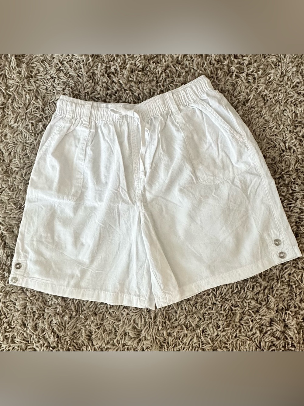 NWT- Karen Scott White Elastic-Waist 100 % cotton Shorts